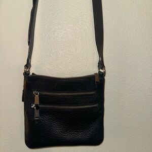 🔥Cole Haan🔥 Black Leather cross body.